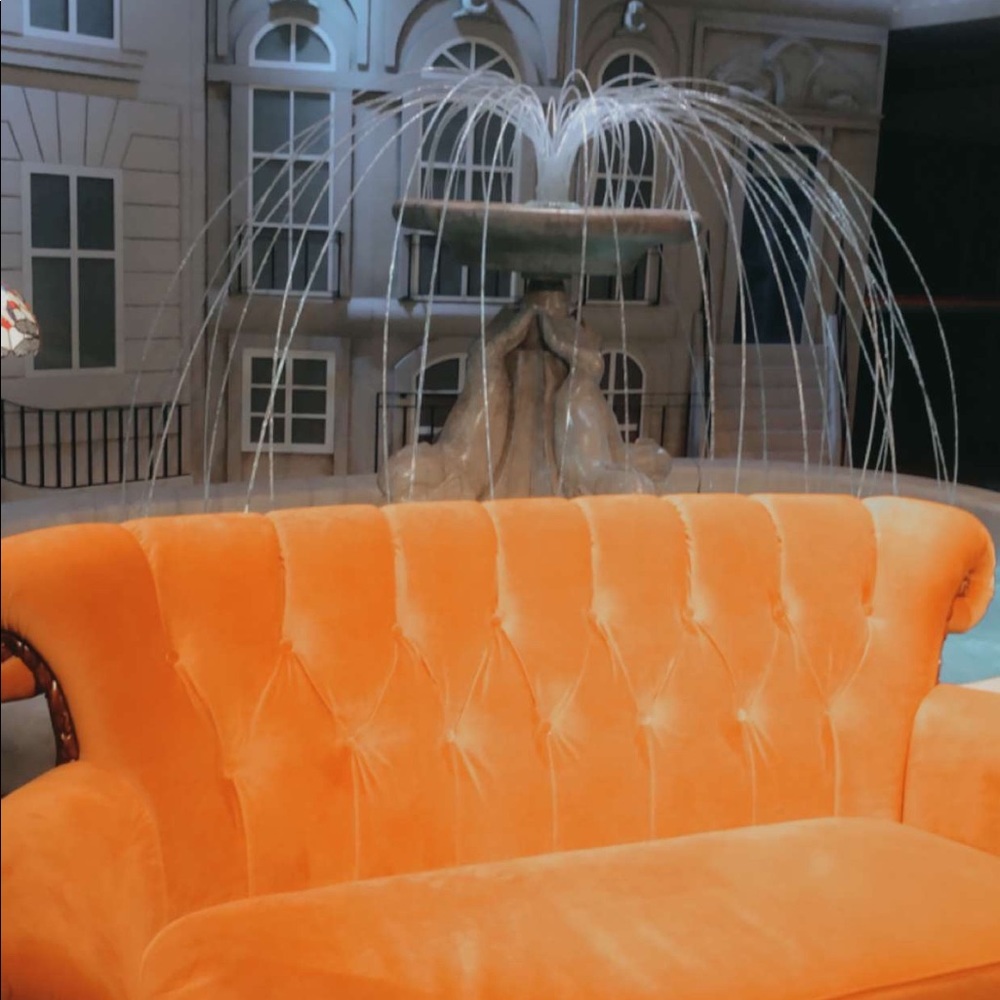 Meet your Posher, Leslie